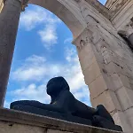 Lana Near The * سبليت